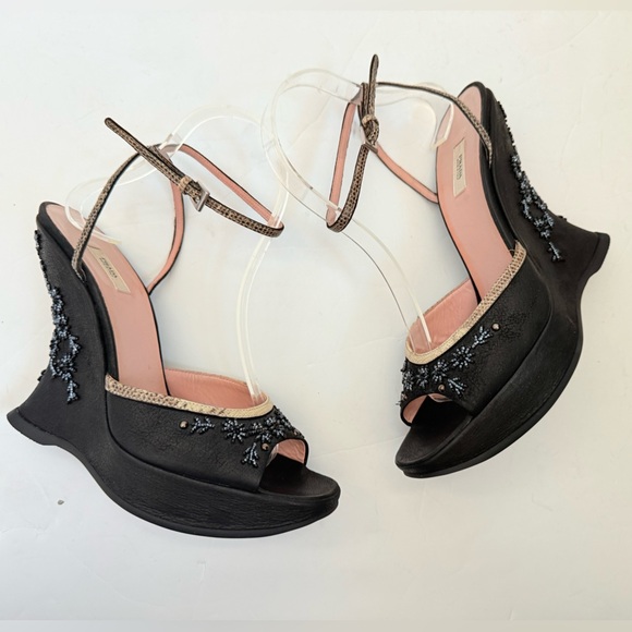Prada Vintage Black Leather floral Beaded open toe platform Wedge Sandals EU 39 - Picture 3 of 9